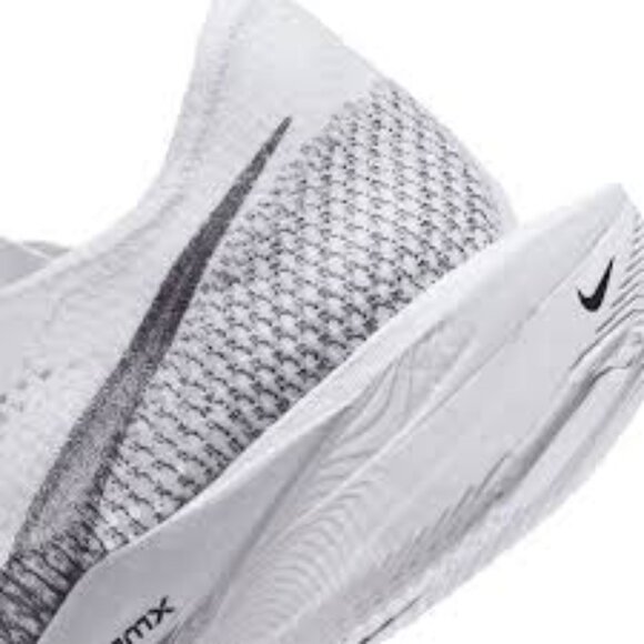 Nike ZoomX Vaporfly 3 size 11.5 DV4129 100, super light and perfect for running. - Picture 7 of 11